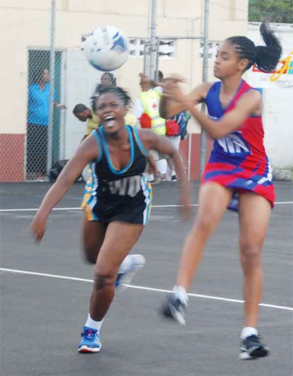 (L-R) St. Lucia (WD) Sherel Williams and Bermuda (WA) Inshan -nae Smith doing battle for their country (Photo: Anthony De Beauville)