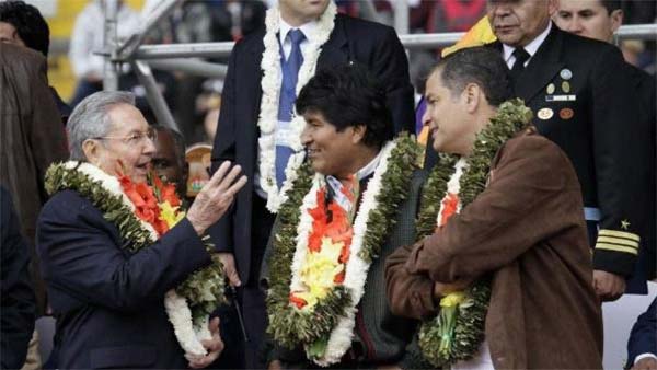 Image: Cuba’s President Raul Castro (left) with the President of Bolivia and Ecuador.