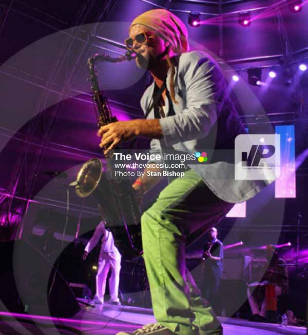 Image: Rob “Zii” Taylor backing up reggae artiste, Meshach Nestor, at Main Stage Jazz last year. [PHOTO: Stan Bishop]