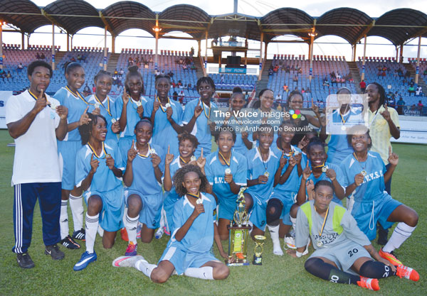 IMG: Mabouya Valley women celebrate their championship victory. (Photo Anthony De Beauville)