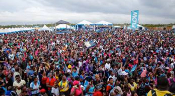 img: A section of the large crowd, which gathered at the JamWorld Entertainment Centre for the seventh staging of FLOW Skool Aid 2016.