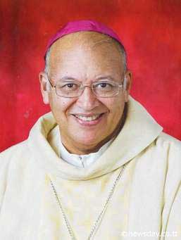 Image of Archbishop Robert Rivas