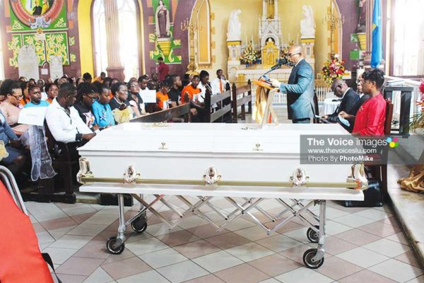 Image: The funeral service was well-attended and relatives mourned in grief. (PHOTO: PhotoMike)