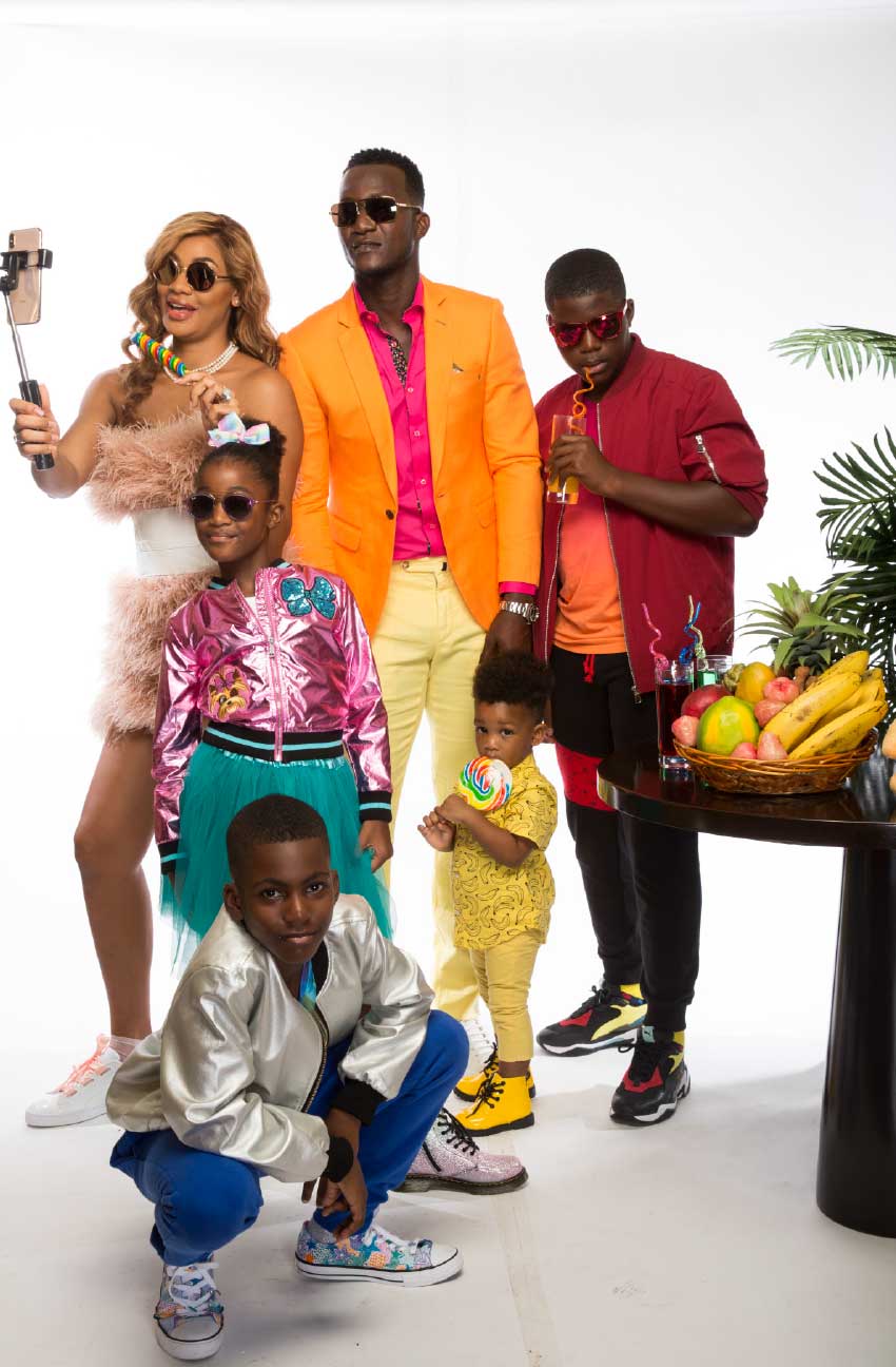 Image of Daren Sammy and his family.