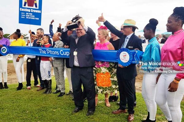 Image: Photo moment for DSH Caribbean Star The Pitons Cup; Casting Crowns; Owner: Frank Taylor; Trainer: Deon Visser; Jockey: Qin Yong. (PHOTO: Anthony De Beauville)