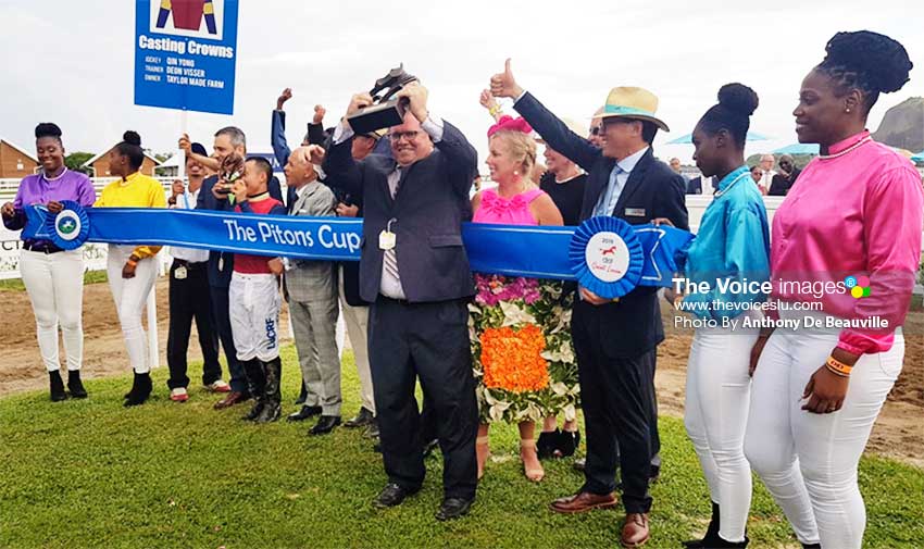 Image: Photo moment for DSH Caribbean Star The Pitons Cup; Casting Crowns; Owner: Frank Taylor; Trainer: Deon Visser; Jockey: Qin Yong. (PHOTO: Anthony De Beauville) 