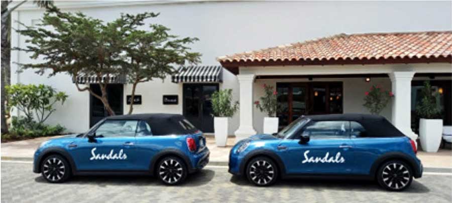 Extra-Royal guests can also drive freely around and across Curacao in their own personal Mini Club. (PHOTO: Earl Bousquet)