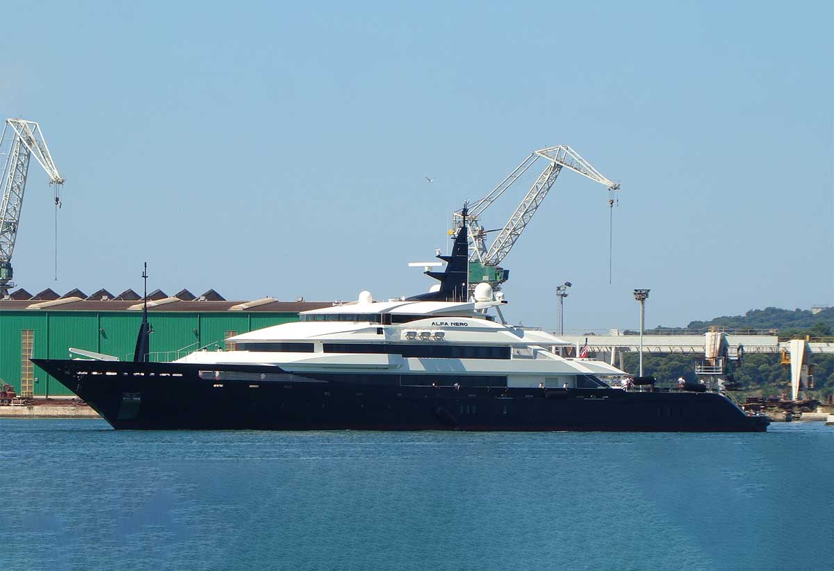 Super Yacht, Alfa Nero