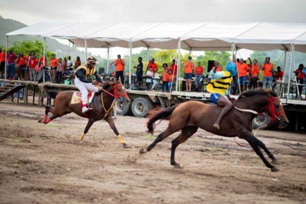 Thrilling action from the horse racing event at the Kaka Bouef