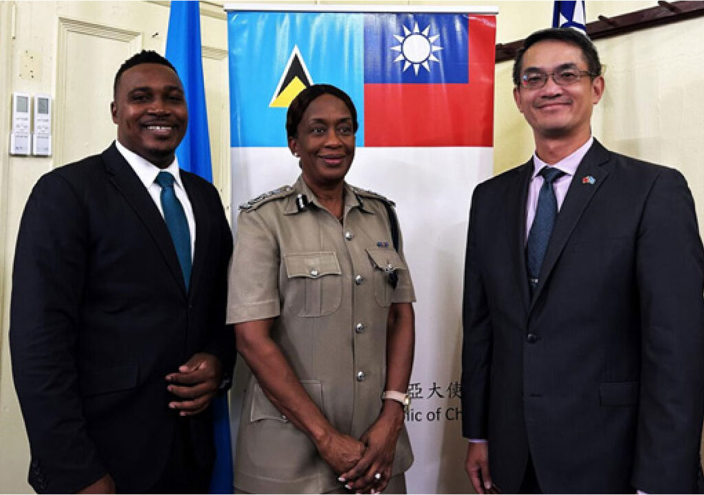 L-R: Jeremiah Norbert, Minister for Crime Prevention and Persons with Disabilities; Crusita Descartes-Pelius, Commissioner of Police; and H.E. Peter Chia-Yen Chen, Taiwan’s Ambassador to Saint Lucia at the certificate ceremony
