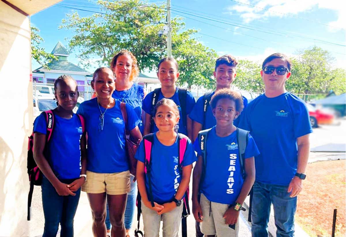 Seajays team including swimmers, parents and coaches