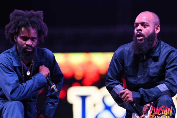 Dezral & Jardel performing "The Car"