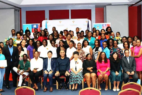 H.E. Nicole Su, Taiwan’s Ambassador to Saint Lucia, Mr. Thomas Leonce, Chairman of the Youth Economy Agency, Mr. Daniel Lee, Chief of the Taiwan Technical Mission in Saint Lucia, Mr. Steven Wang, Project Manager at the Taiwan Technical Mission in Saint Lucia, Ms. Olivia Jn. Baptiste, Project Officer - Training & Development at the YEA, Ms. Stephanie Mathurin, General Manager, National Research and Development Foundation, Ms. Hannah Forde, General Manager of Island Style Tile and Bath, and other Taiwan Embassy and TTM team members, with participants from the Sales and Marketing Training Programme at the graduation ceremony.