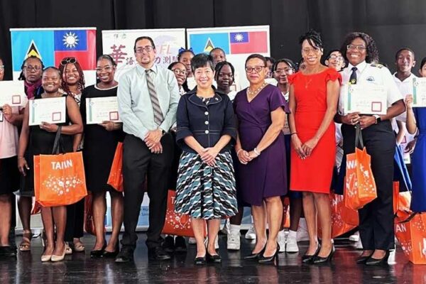 Her Excellency Nicole Su, Ambassador of the Republic of China (Taiwan) to Saint Lucia, joins Mr. Kendall Khodra, Permanent Secretary in the Department of Education, Innovation and Vocational Training, at the certificate presentation ceremony at St. Joseph’s Convent on Wednesday, November 12, 2025.