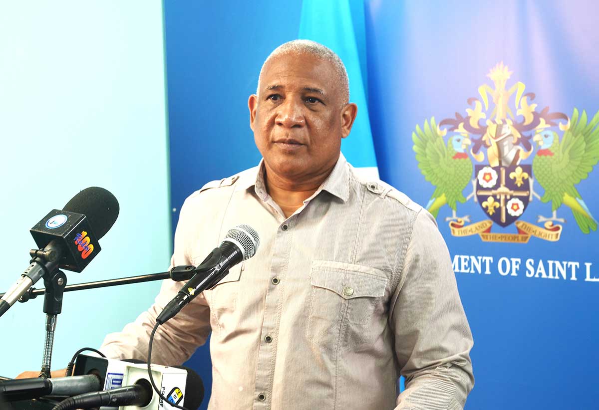 Commerce Minister: Committed to Strengthening the Small Business Sector