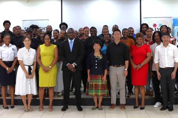 H.E. Nicole Su, Taiwan’s Ambassador to Saint Lucia, joins Hon. Kenson Casimir, Minister for Education, Youth Development, Sports and Digital Transformation, Mrs. Selena Chang, Deputy Counselor at the Embassy of the Republic of China (Taiwan) in Saint Lucia, Ms. Yiwen Chiu, Third Secretary at the Embassy of the Republic of China (Taiwan) in Saint Lucia, other officials and prospective scholarship applicants at the briefing.