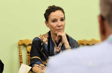 Minister of Foreign Affairs and Foreign Trade of Jamaica, Senator the Hon. Kamina Johnson Smith (image above) in a briefing with the Assistant Secretary-General for CARICOM Single Market and Trade