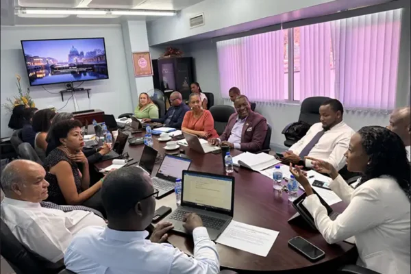 Delegates meet with officials from the Ministry of Agriculture (Photo credit: Ministry of Commerce)