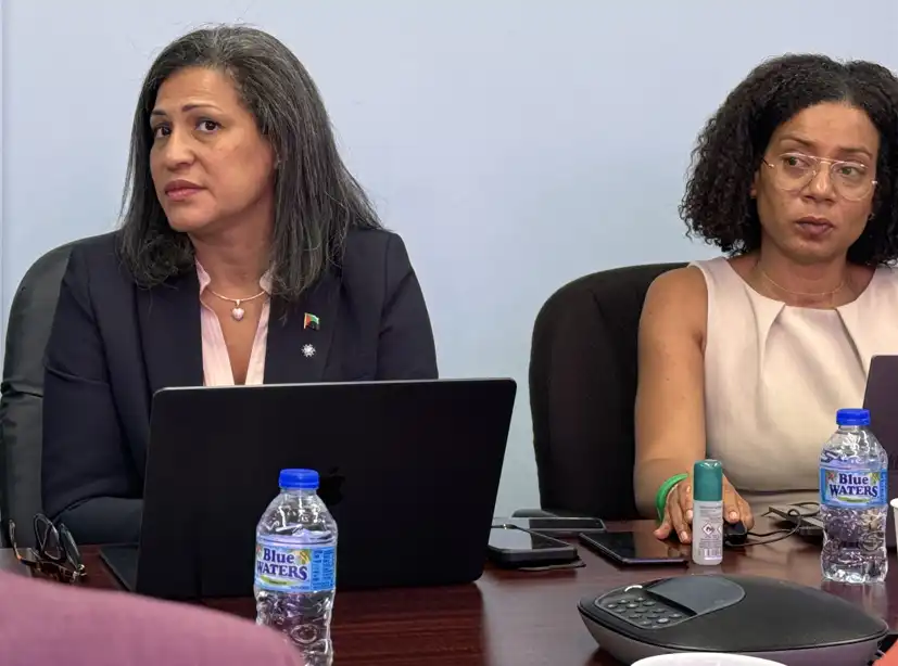 Sandra Casanova (right) and Eve Lombard (Photo credit: Ministry of Commerce)
