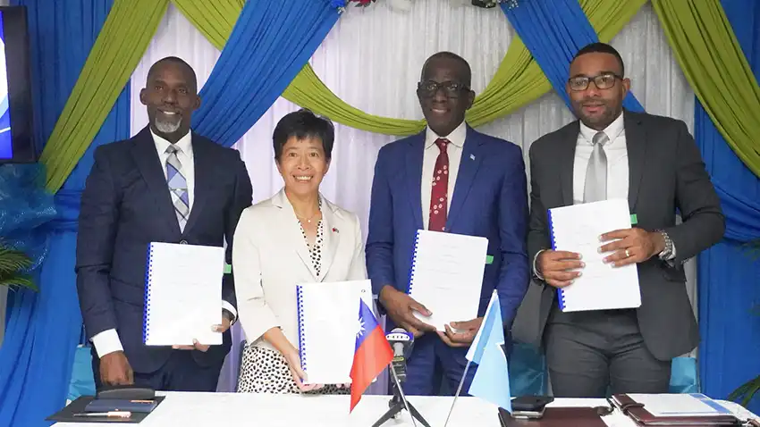 PM Philip Pierre alongside Taiwanese Ambassador and SLDB officials [Photo credit: GOSL]